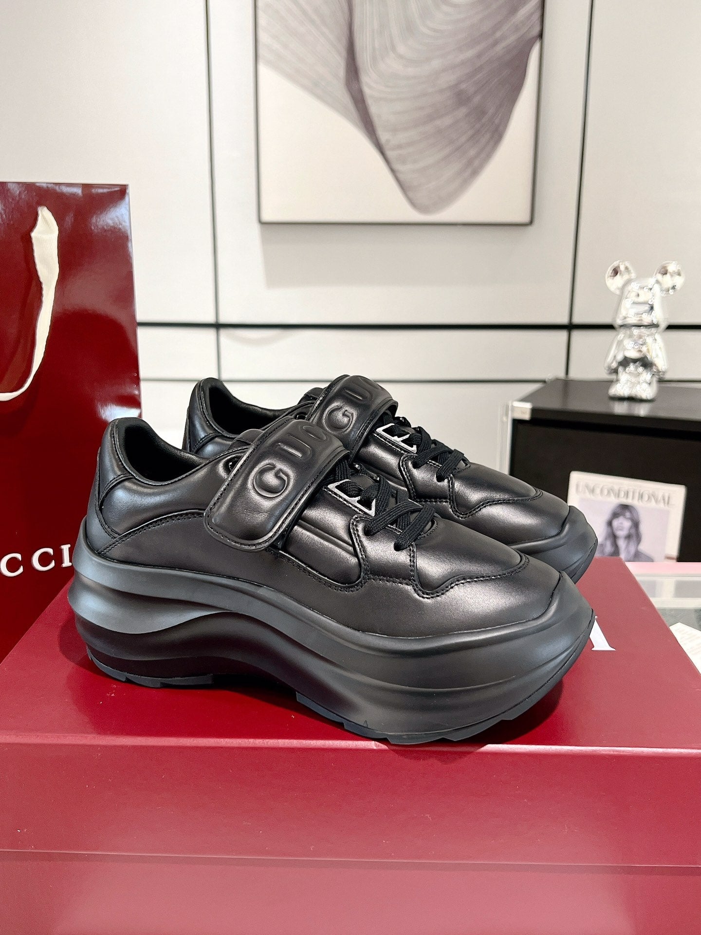 GG WAVE SNEAKER IN BLACK CALFSKIN