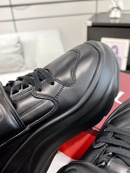 GG WAVE SNEAKER IN BLACK CALFSKIN