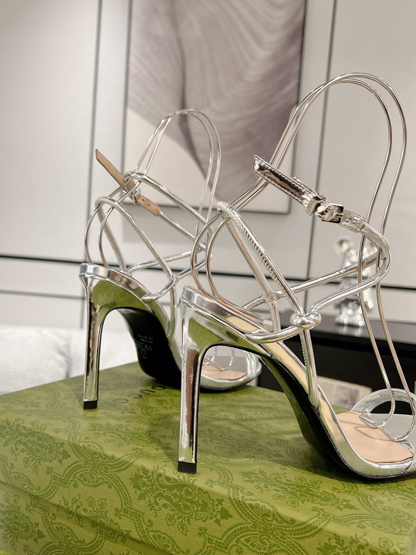 GG 105 STRAPPY SANDAL SILVER CALFSKIN