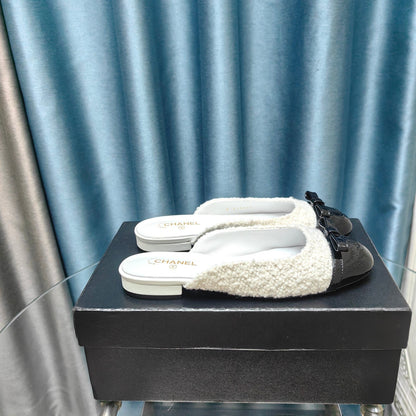 MULE IN WHITE TWEED AND BLACK LAMBSKIN