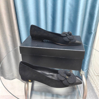 CC BALLET FLAT IN BLACK SUEDE AND CALFSKIN WITH FLOWER