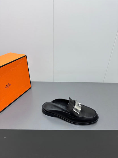 0Z MULE IN BLACK LAMBSKIN