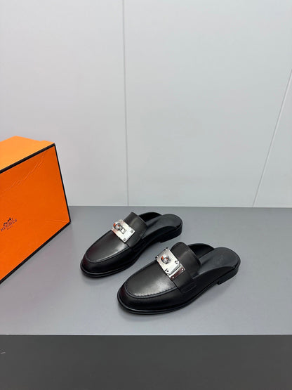 0Z MULE IN BLACK LAMBSKIN