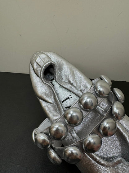 ALAIA SPHERE BALLET FLATS IN SILVER LAMBSKIN