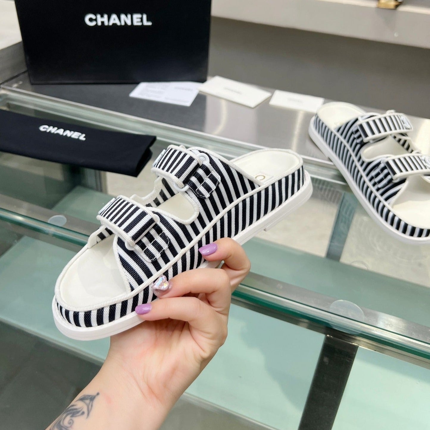 Women's Stripes Casual  Flat Sandals Black White