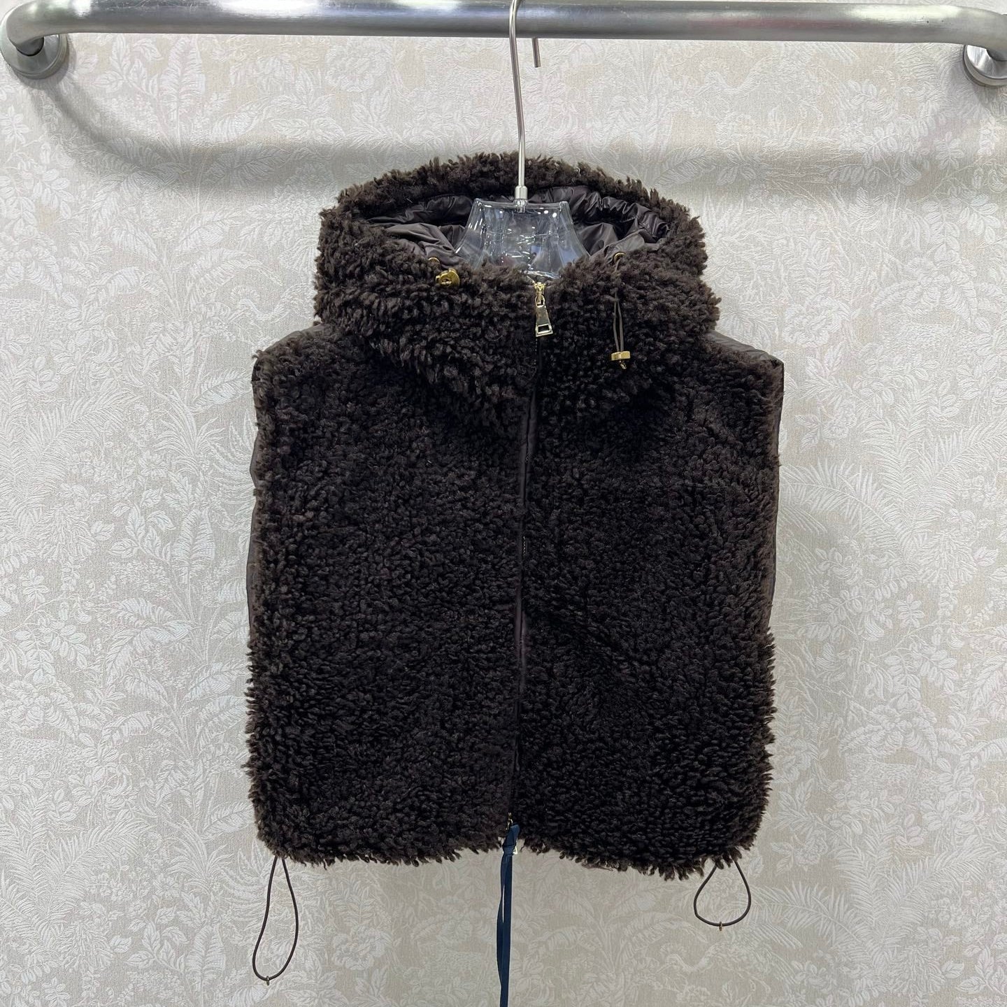 Moncler Style White Goose Down Hooded Shaggy Vest In Brown – Style 103