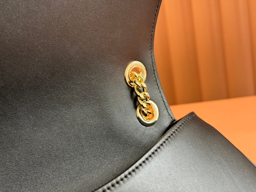 GUCCI 26S BLONDIE SHOULDER BAG 26 IN BLACK CALFSKIN