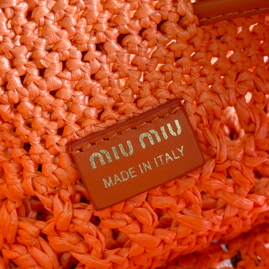 MIUMIU 26S WANDER BUCKET BAG 23 IN ORANGE RAFFIA WITH LEATHER TRIM