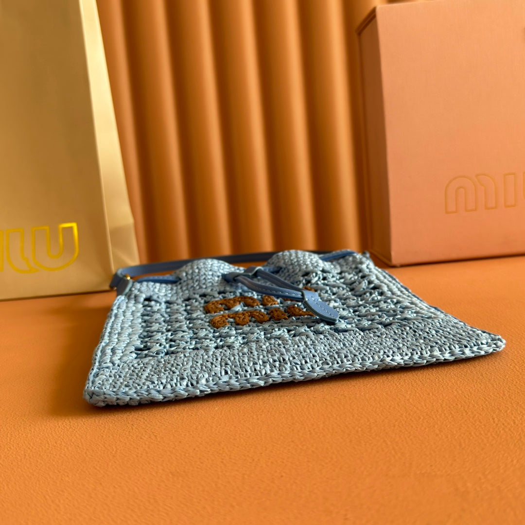 MIUMIU 26S WANDER BUCKET BAG 23 IN BLUE RAFFIA WITH LEATHER TRIM