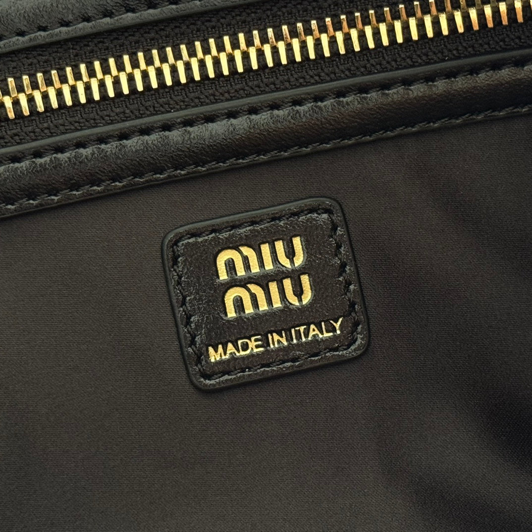 MIUMIU 26S TOP-HANDLE BAG 28 IN BLACK CALFSKIN GOLD HARDWARE