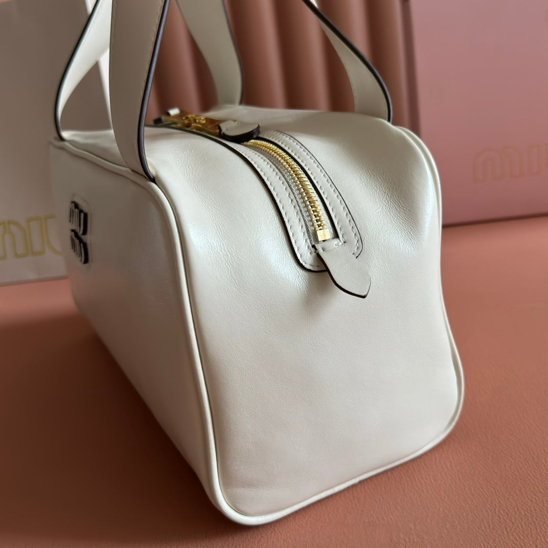 MIUMIU 26S TOP-HANDLE BAG 28 IN WHITE CALFSKIN GOLD HARDWARE