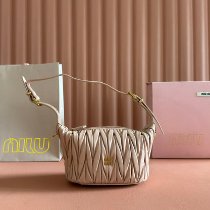 MIUMIU 26S POUCH BAG 15 IN LIGHT PINK CALFSKIN GOLD HARDWARE