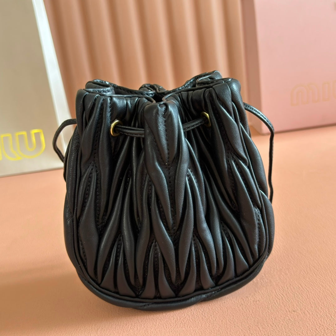 MIUMIU 26S MATELASSE POUCH BAG 16 IN BLACK CALFSKIN GOLD HARDWARE