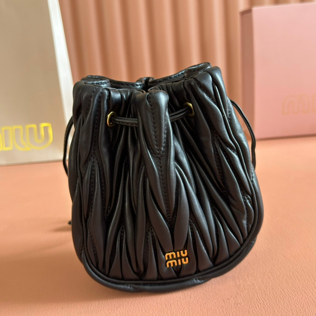 MIUMIU 26S MATELASSE POUCH BAG 16 IN BLACK CALFSKIN GOLD HARDWARE