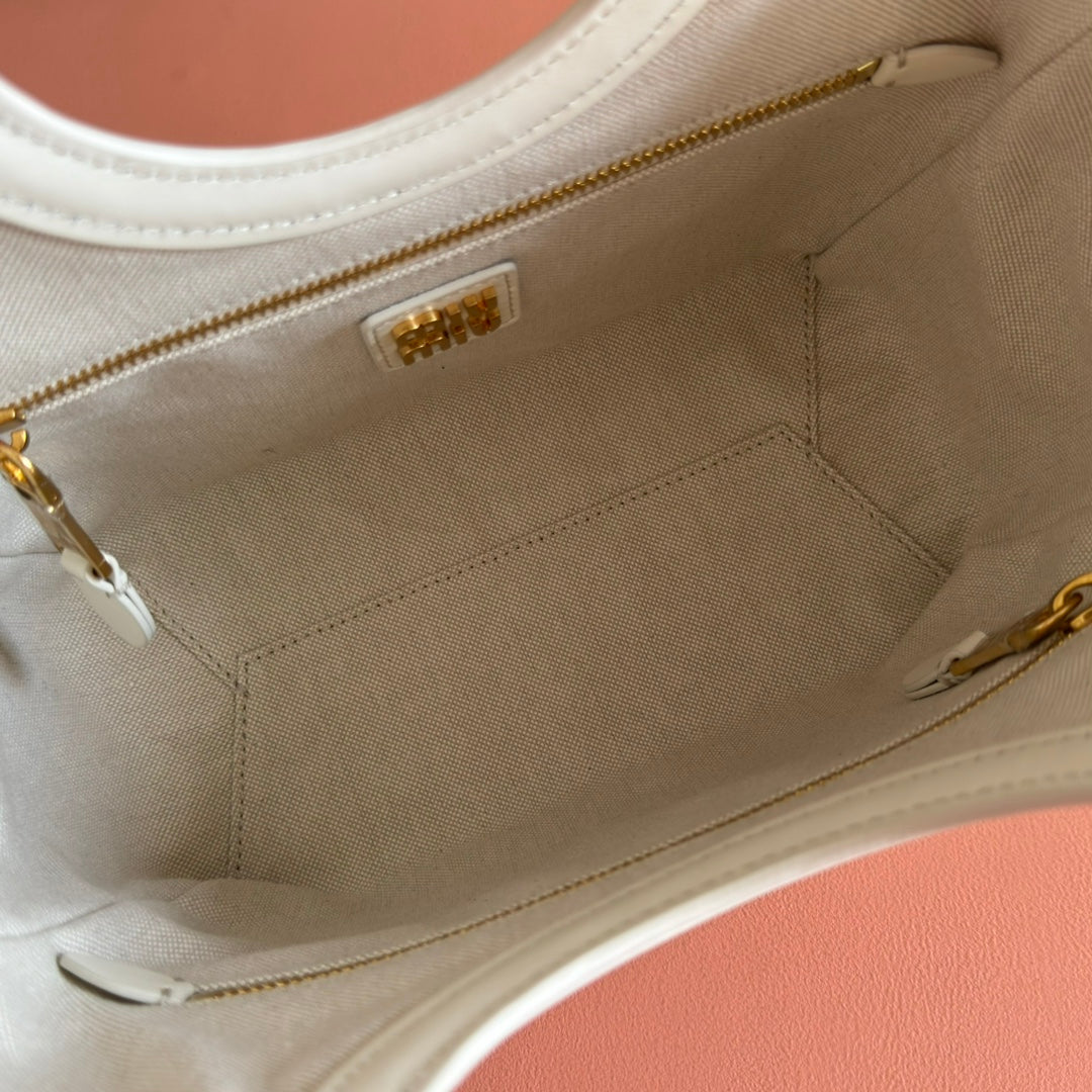 MIUMIU 26S IVY BAG 23 IN WHITE CALFSKIN GOLD HARDWARE