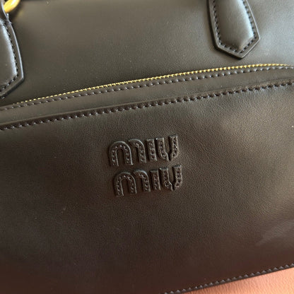 MIUMIU 26S POCKET TOP-HANDLE BAG 32 IN BLACK CALFSKIN GOLD HARDWARE