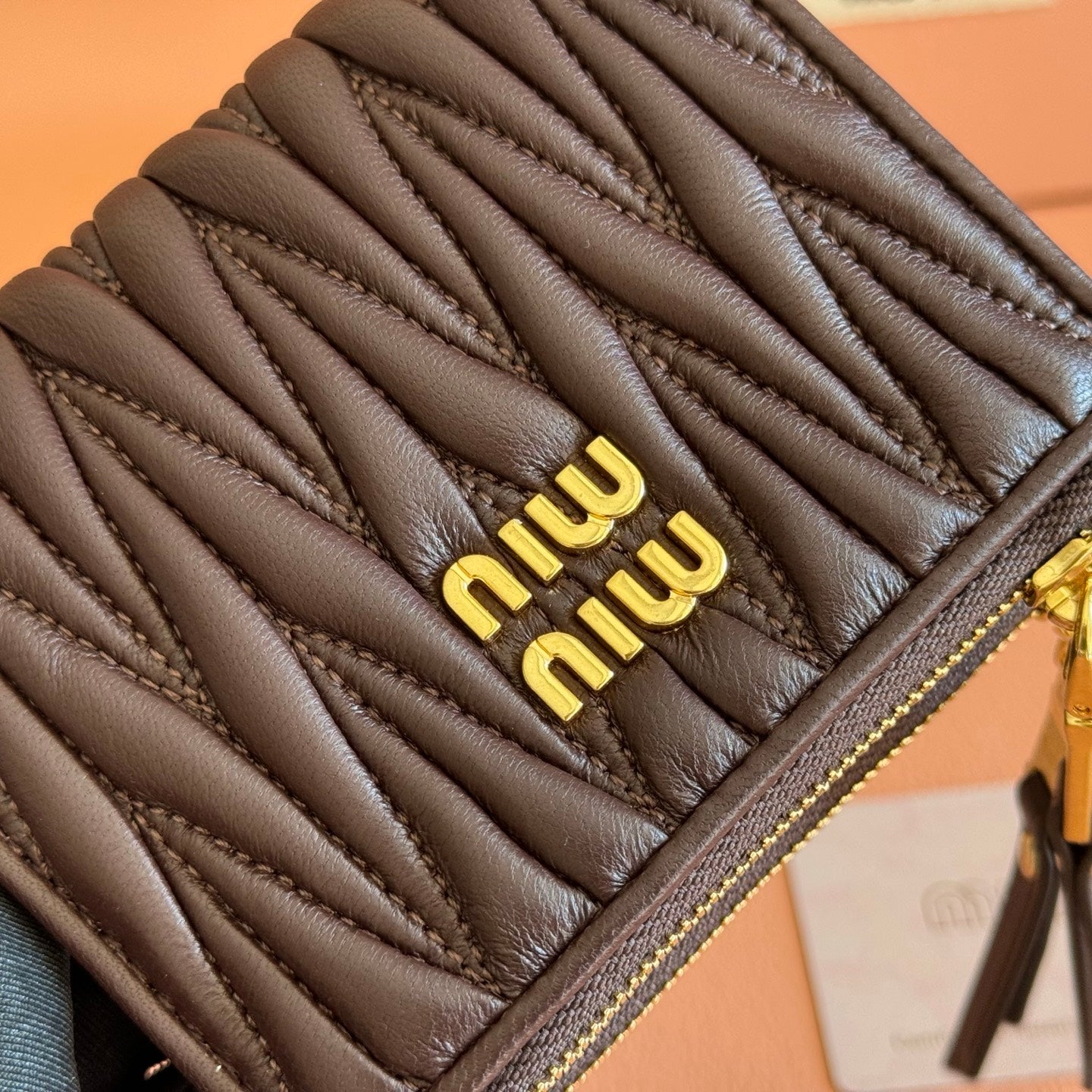 MIUMIU 26S SMALL MATELASSE CARD HOLDER 11 IN DARK BROWN CALFSKIN GOLD HARDWARE