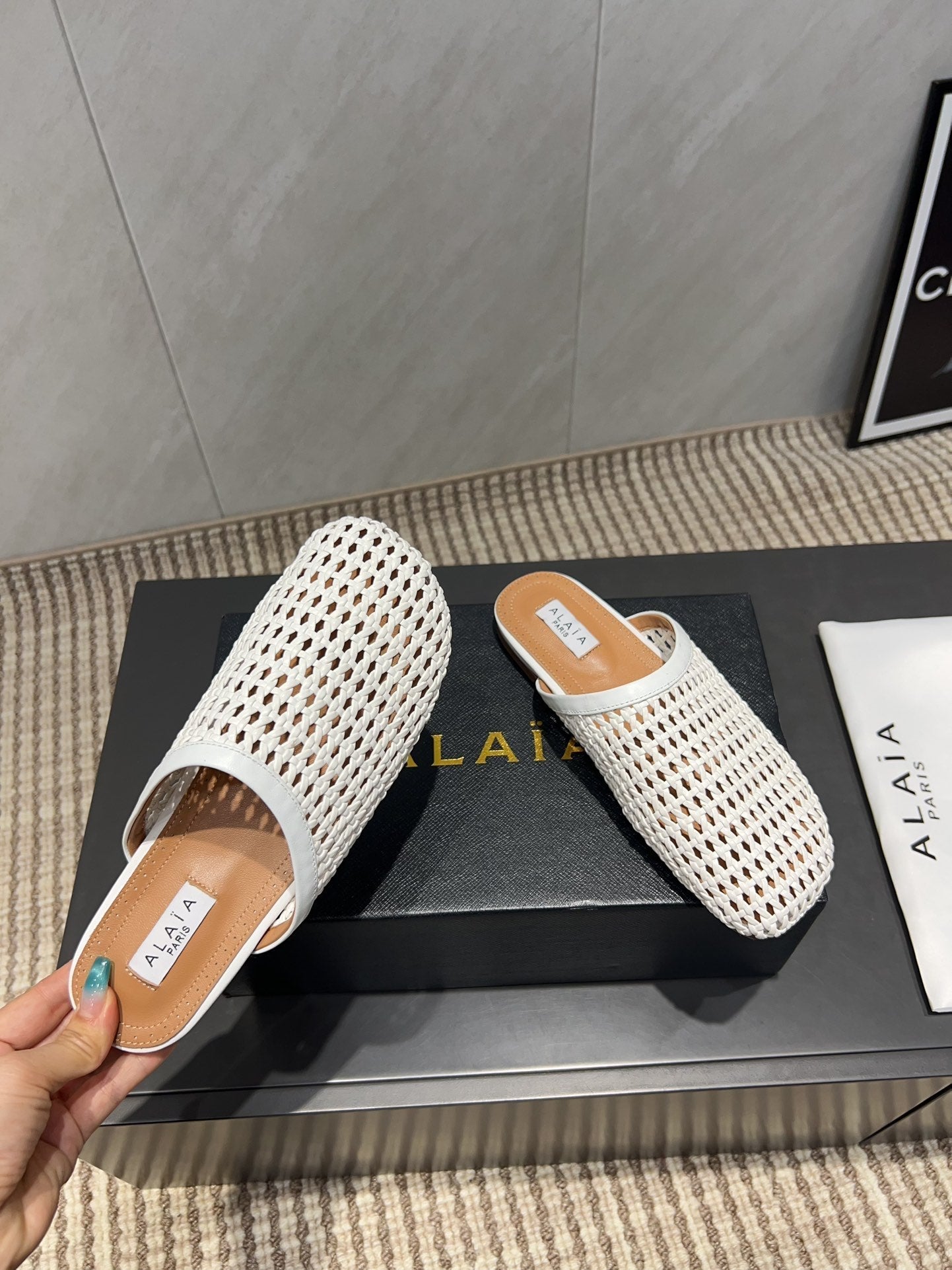 ALAIA WOVEN FLAT SHOES IN WHITE CALFSKIN STYLE 4