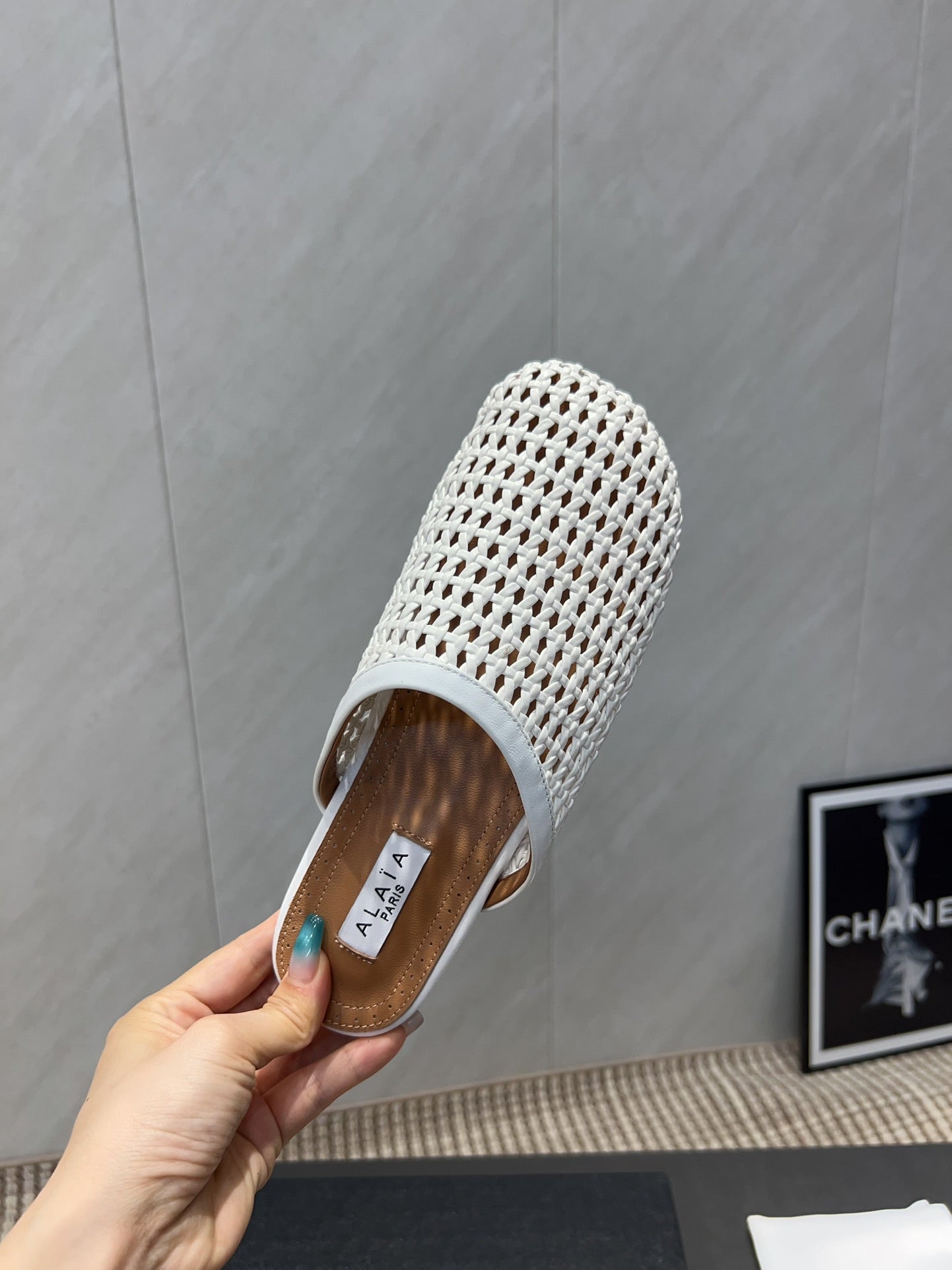 ALAIA WOVEN FLAT SHOES IN WHITE CALFSKIN STYLE 4