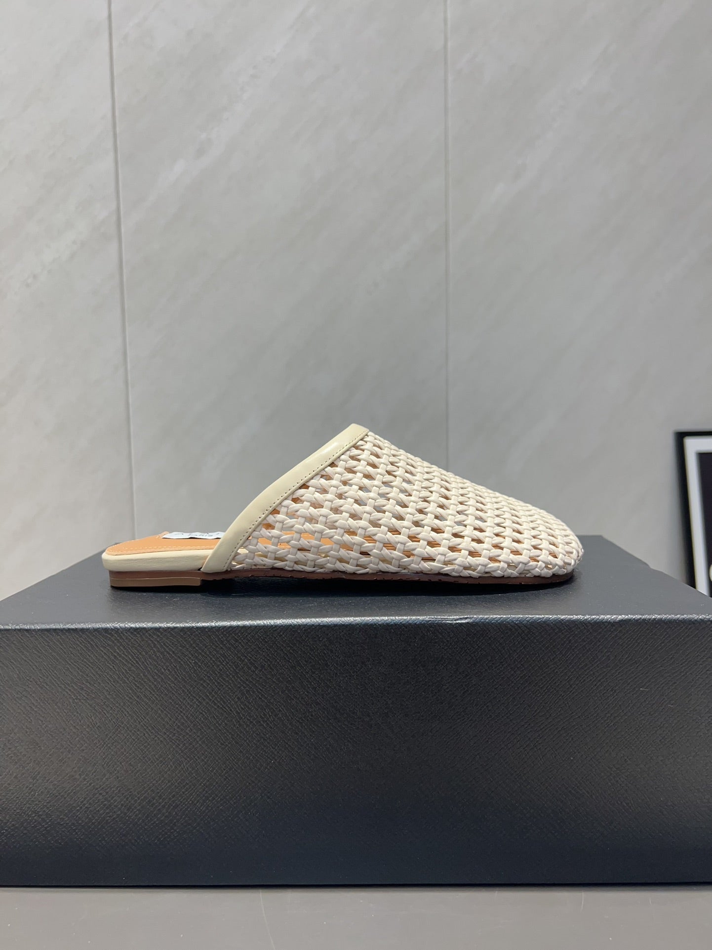 ALAIA WOVEN FLAT SHOES IN CREAM WHITE CALFSKIN STYLE 3