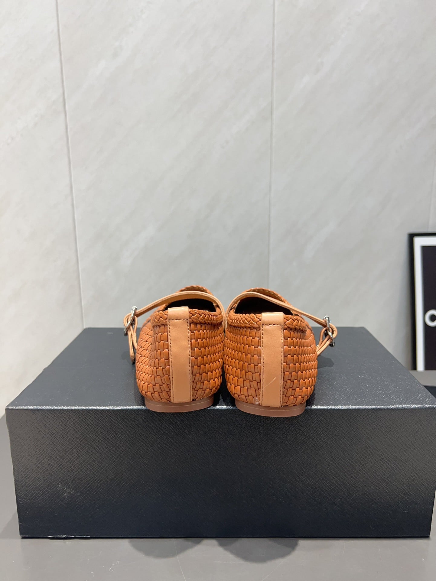 ALAIA MARY JANE FLATS WOVEN PATTERN 25S IN BURNT ORANGE CALFSKIN