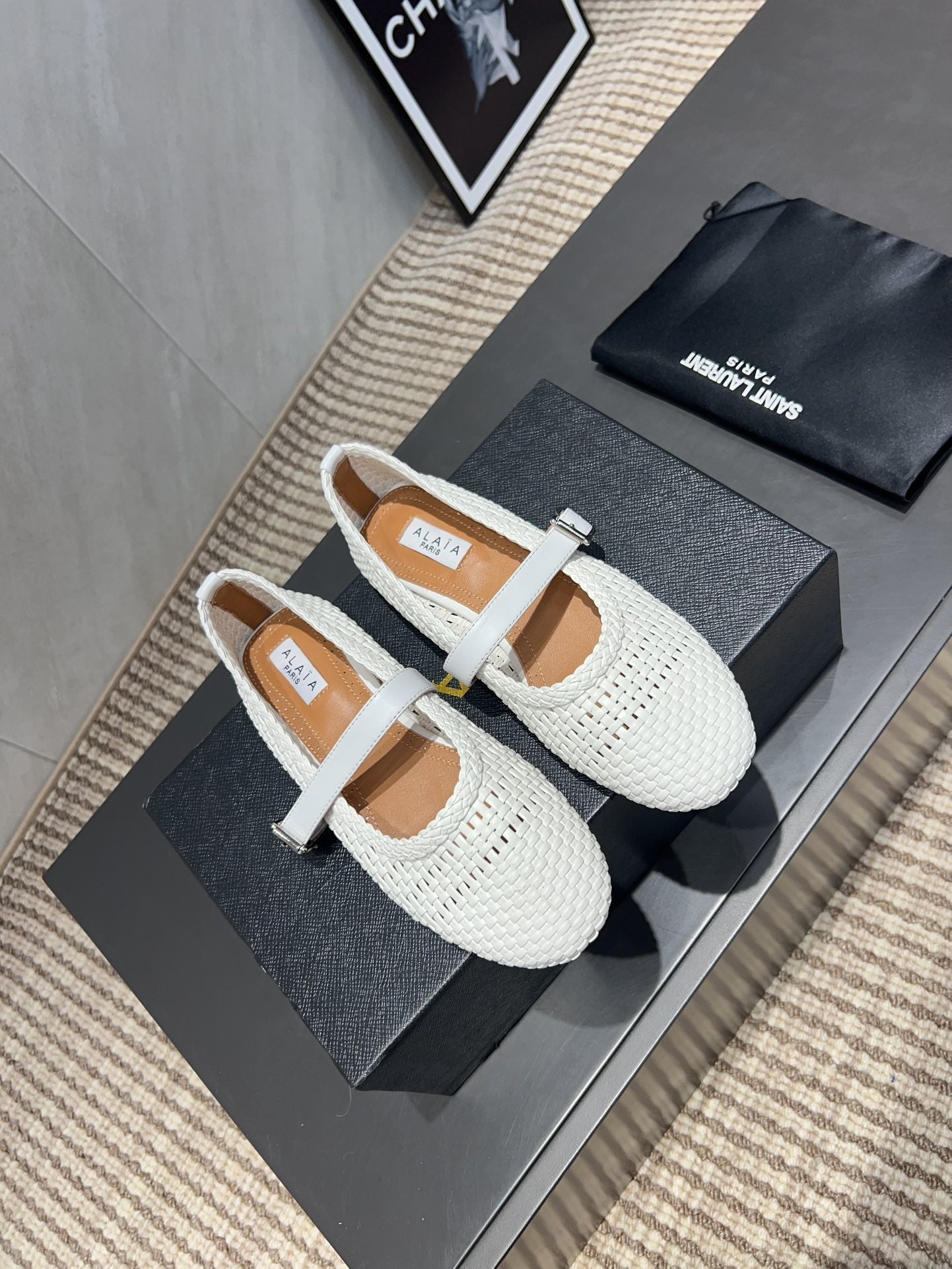 ALAIA MARY JANE FLATS WOVEN PATTERN 25S IN WHITE CALFSKIN