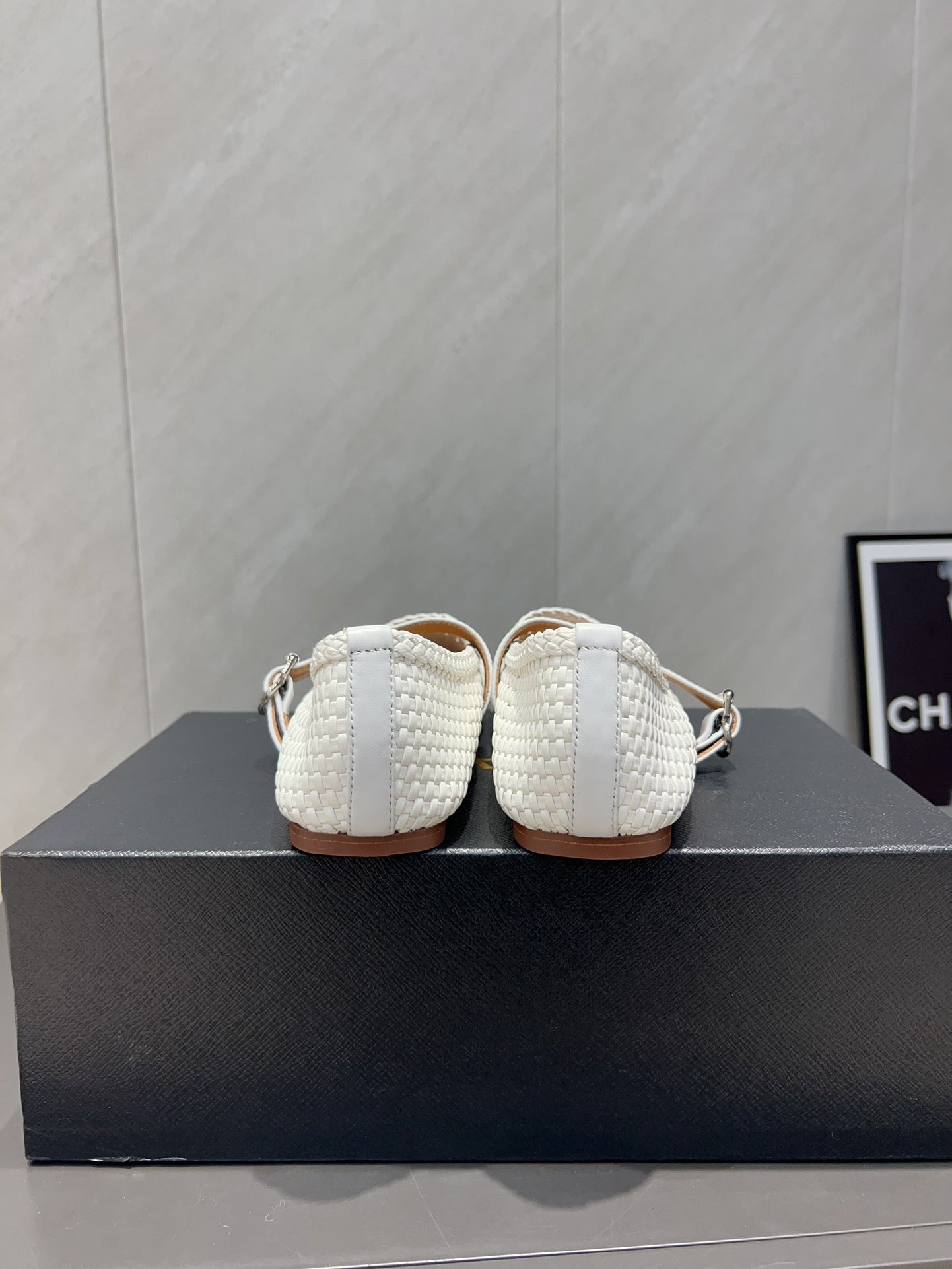 ALAIA MARY JANE FLATS WOVEN PATTERN 25S IN WHITE CALFSKIN