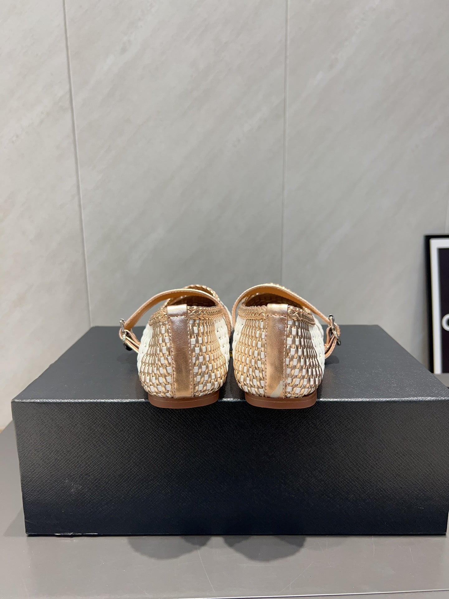 ALAIA MARY JANE FLATS WOVEN PATTERN 25S IN WHITE MIX CARAMEL BROWN CALFSKIN