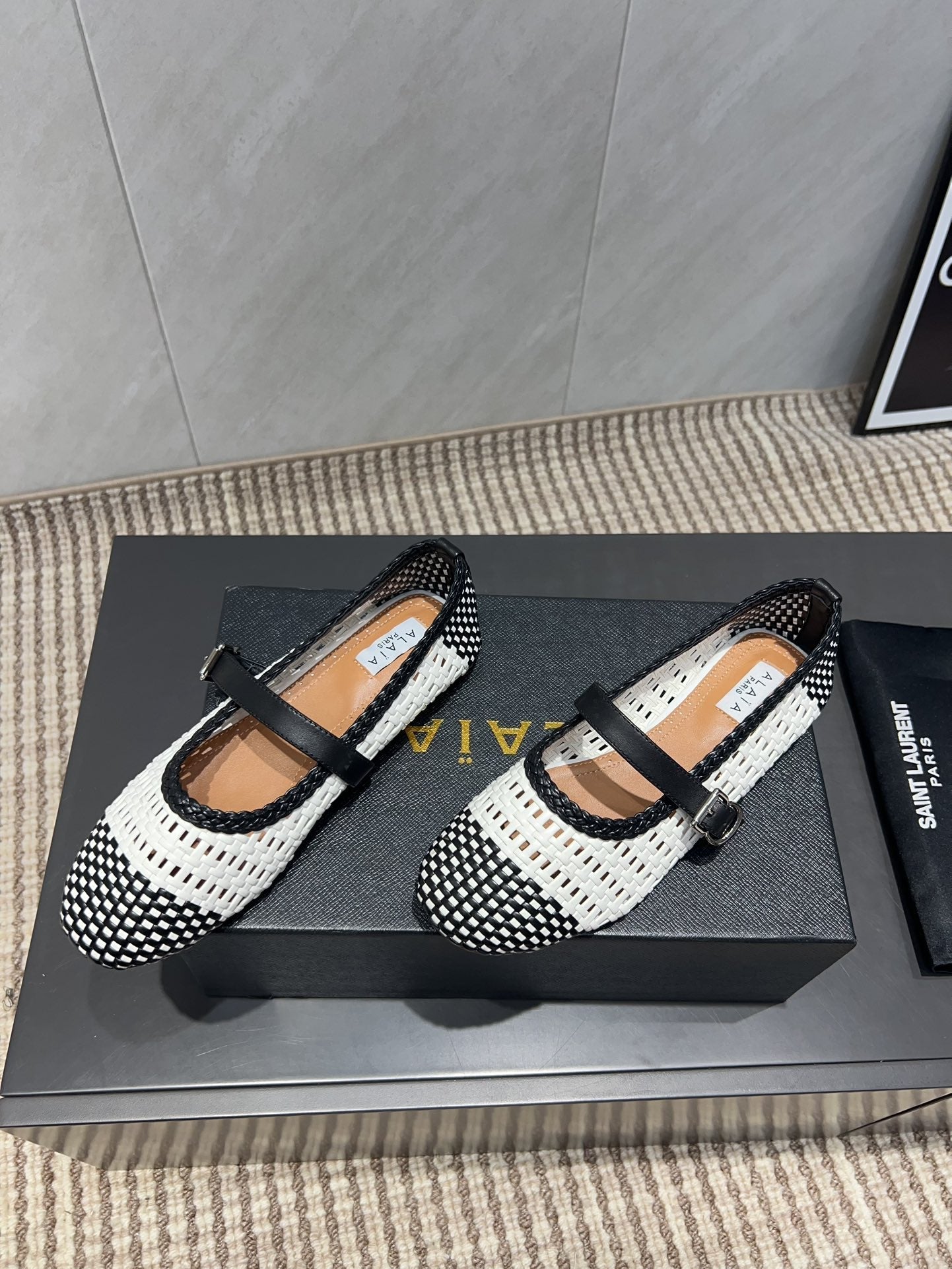 ALAIA MARY JANE FLATS WOVEN PATTERN 25S IN WHITE MIX BLACK CALFSKIN