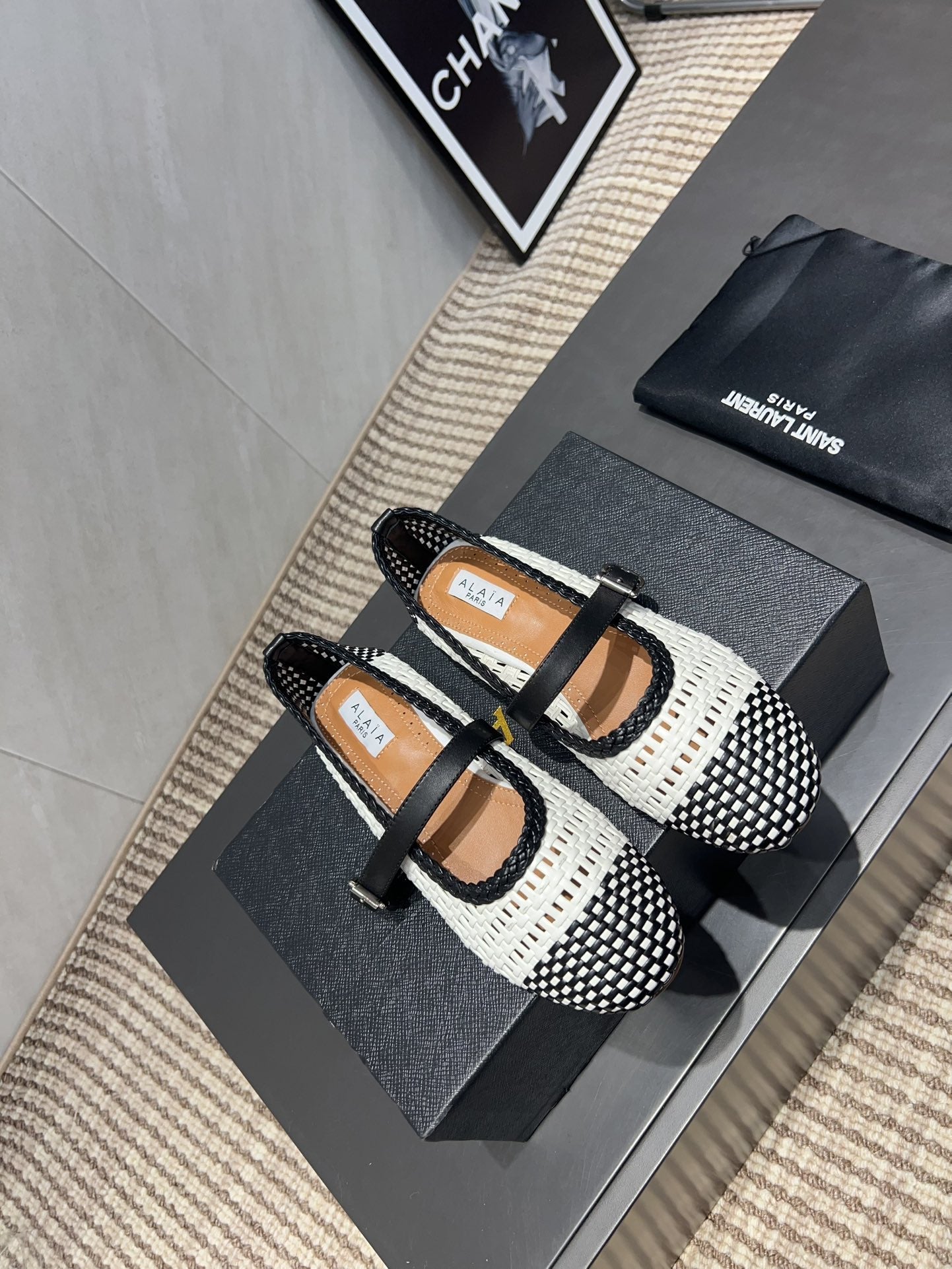 ALAIA MARY JANE FLATS WOVEN PATTERN 25S IN WHITE MIX BLACK CALFSKIN