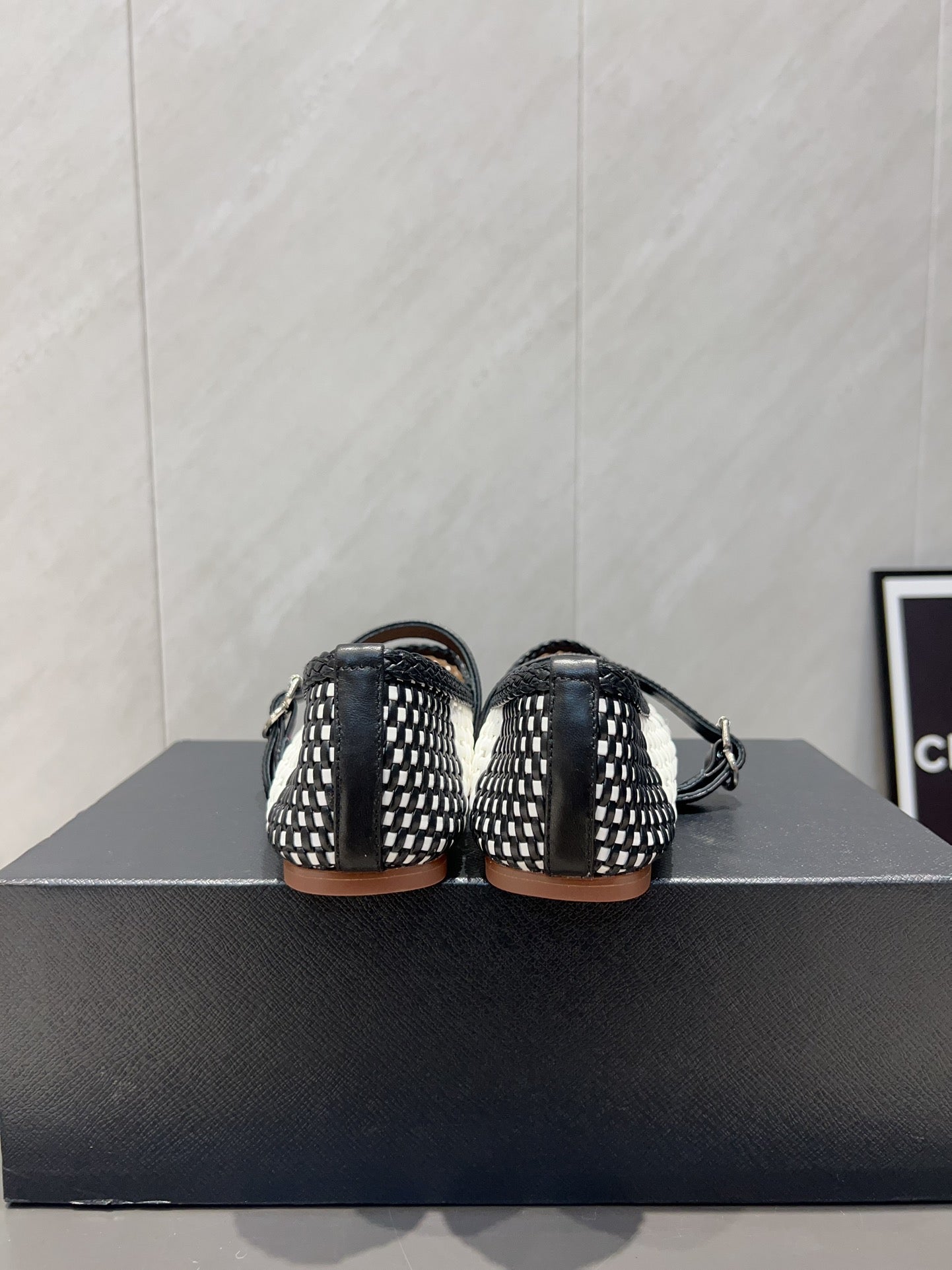 ALAIA MARY JANE FLATS WOVEN PATTERN 25S IN WHITE MIX BLACK CALFSKIN