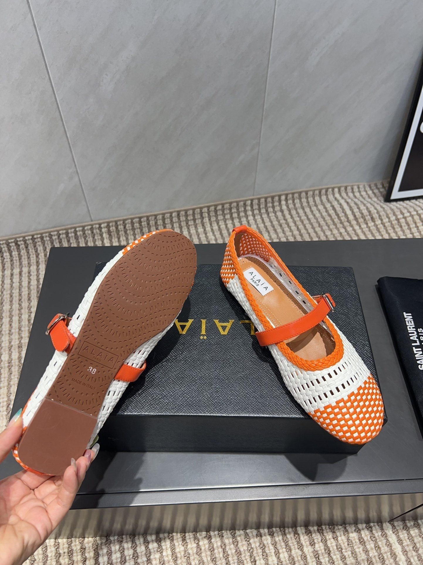 ALAIA MARY JANE FLATS WOVEN PATTERN 25S IN WHITE MIX ORANGE CALFSKIN