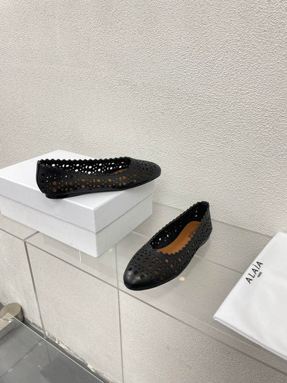 ALAIA BALLET FLAT IN BLACK MESH LAMBSKIN