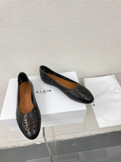 ALAIA BALLET FLAT IN BLACK MESH LAMBSKIN