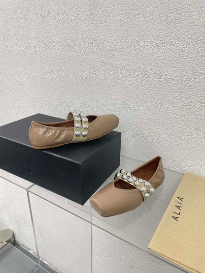 ALAIA MARY JANE PEARL IN GLOSSY BEIGE LAMBSKIN