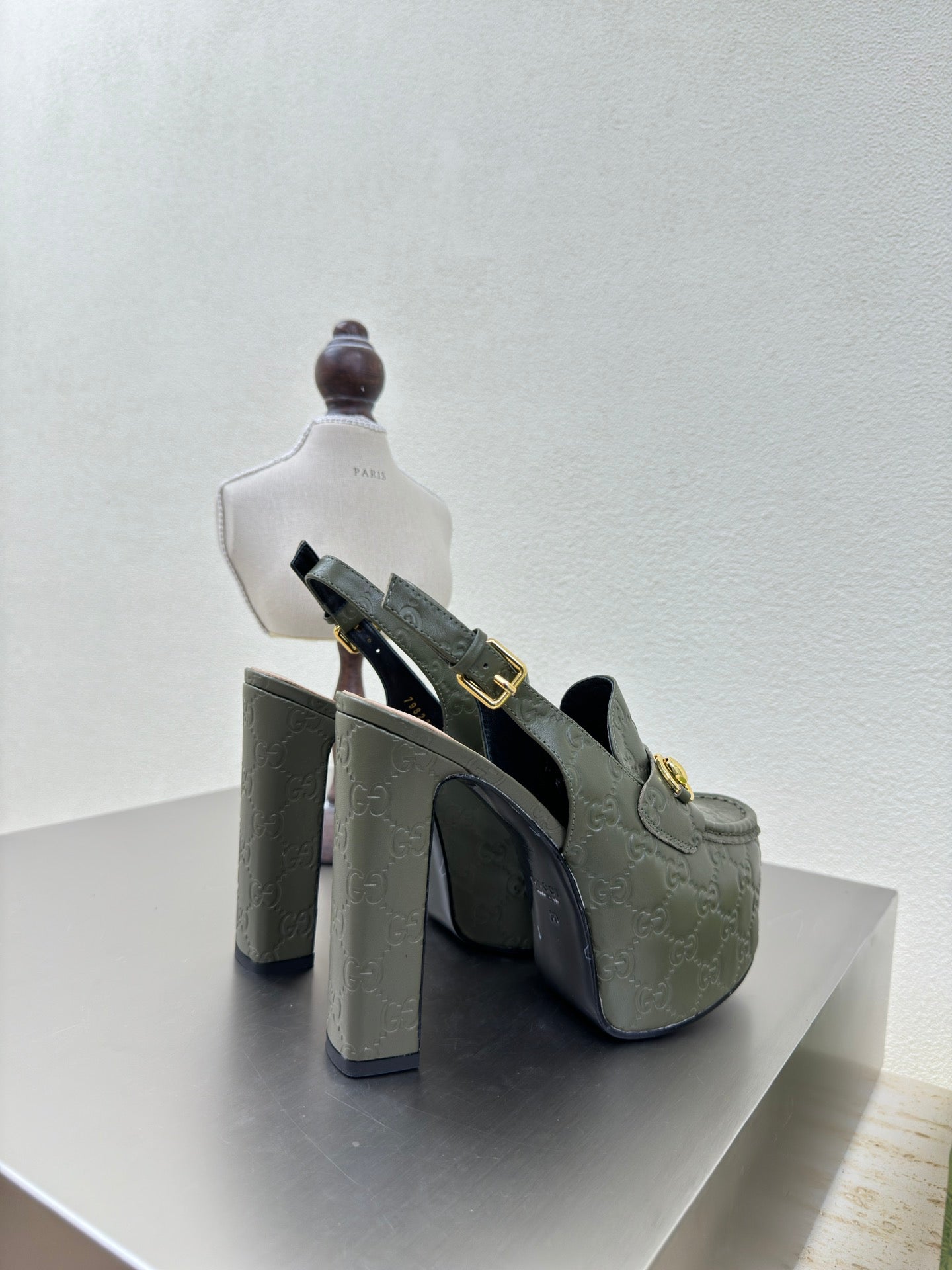 GG WOMEN'S HORSEBIT PLATFORM LOAFER SLINGBACK IN UNIFORM GREEN EMBOSSED CALFSKIN