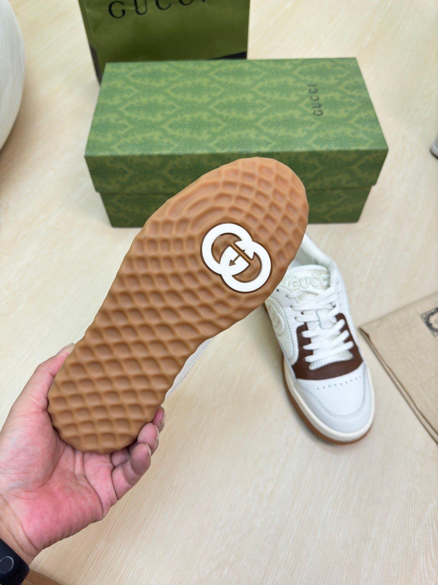 GG INTERLOCKING G SNEAKER WHITE BROWN CALFSKIN AND FABRIC