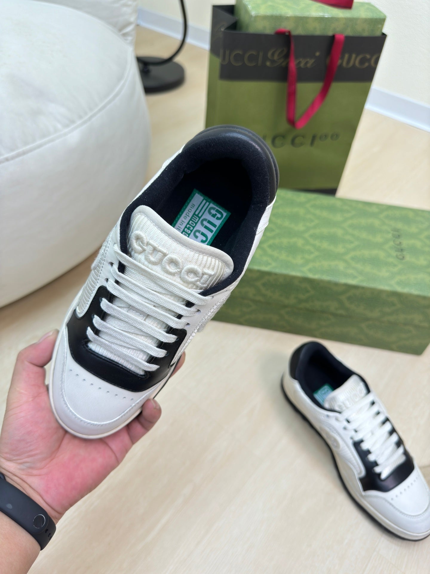 GG INTERLOCKING G SNEAKER BLACK WHITE CALFSKIN AND FABRIC