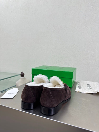 BOTTEGA VENETA 26S LOAFERS IN DARK BROWN SUEDE AND WHITE WOOL WITH GOLD HARDWARE