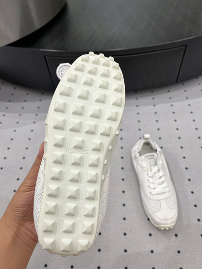 TRAIL SNEAKER IN WHITE CALFSKIN