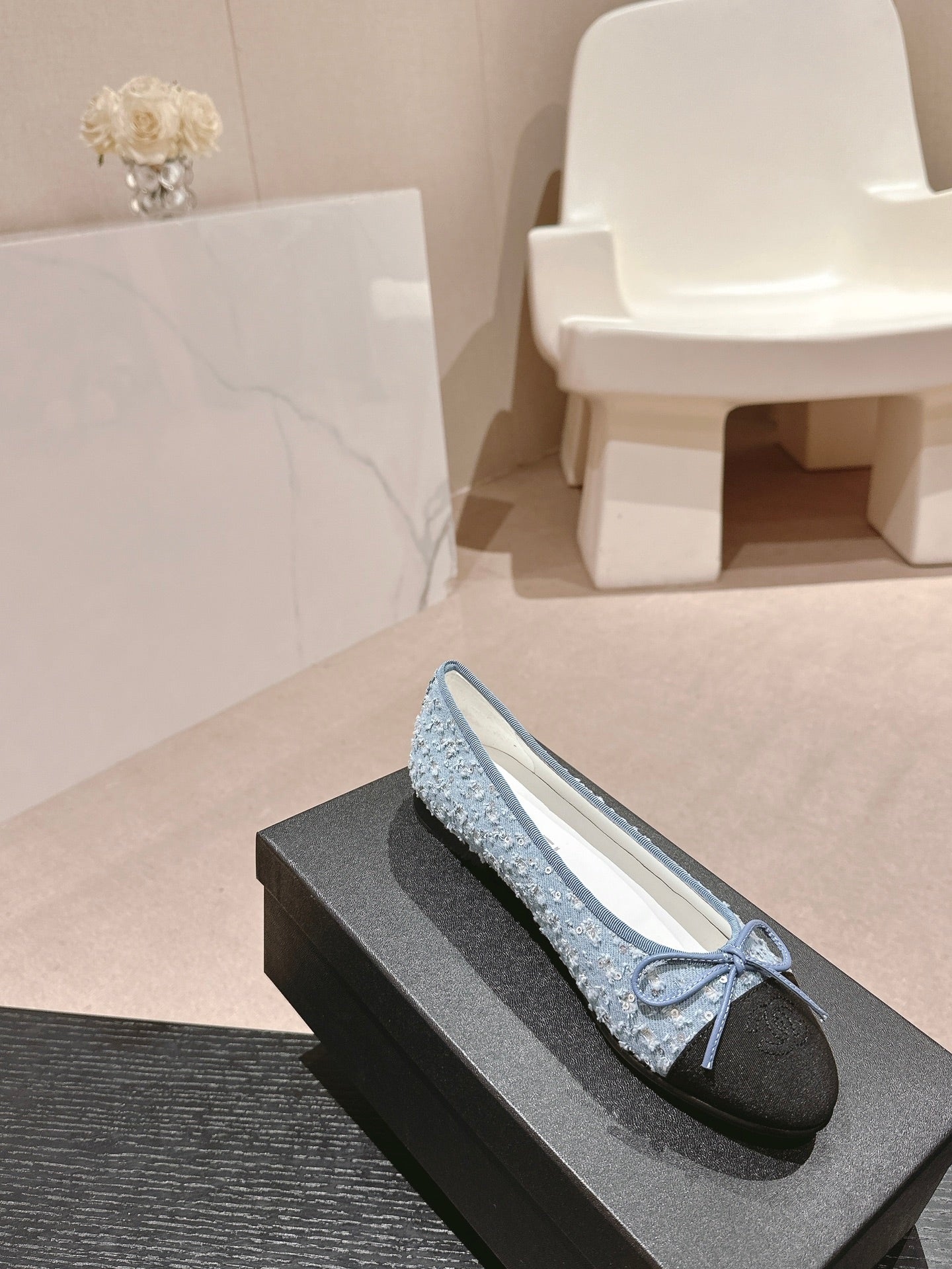 BALLET FLATS IN LIGHT BLUE DENIM AND BLACK SATIN