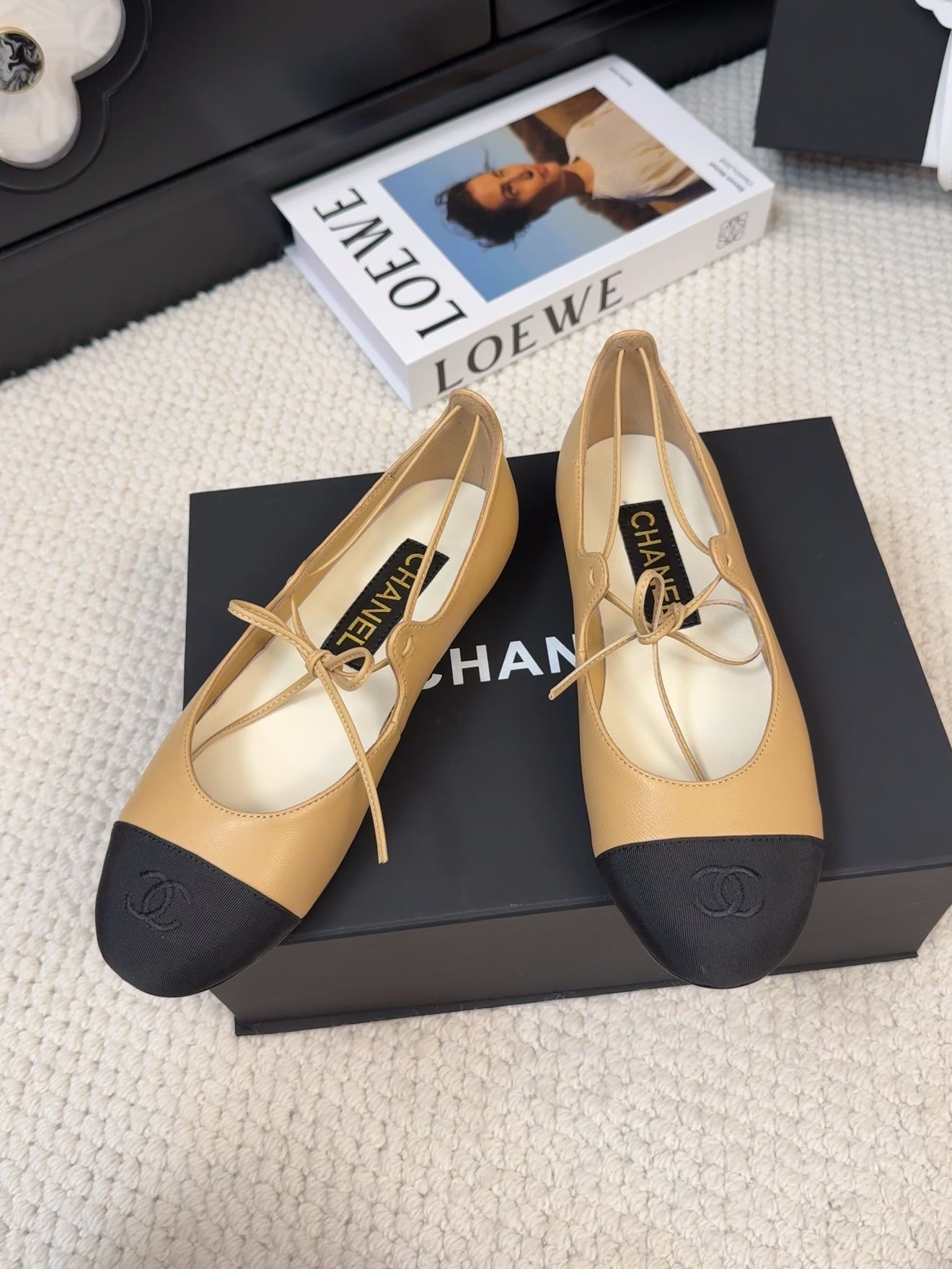 FLAT MARY JANE PUMPS IN SUN YELLOW LAMBSKIN MIX BLACK FABRIC