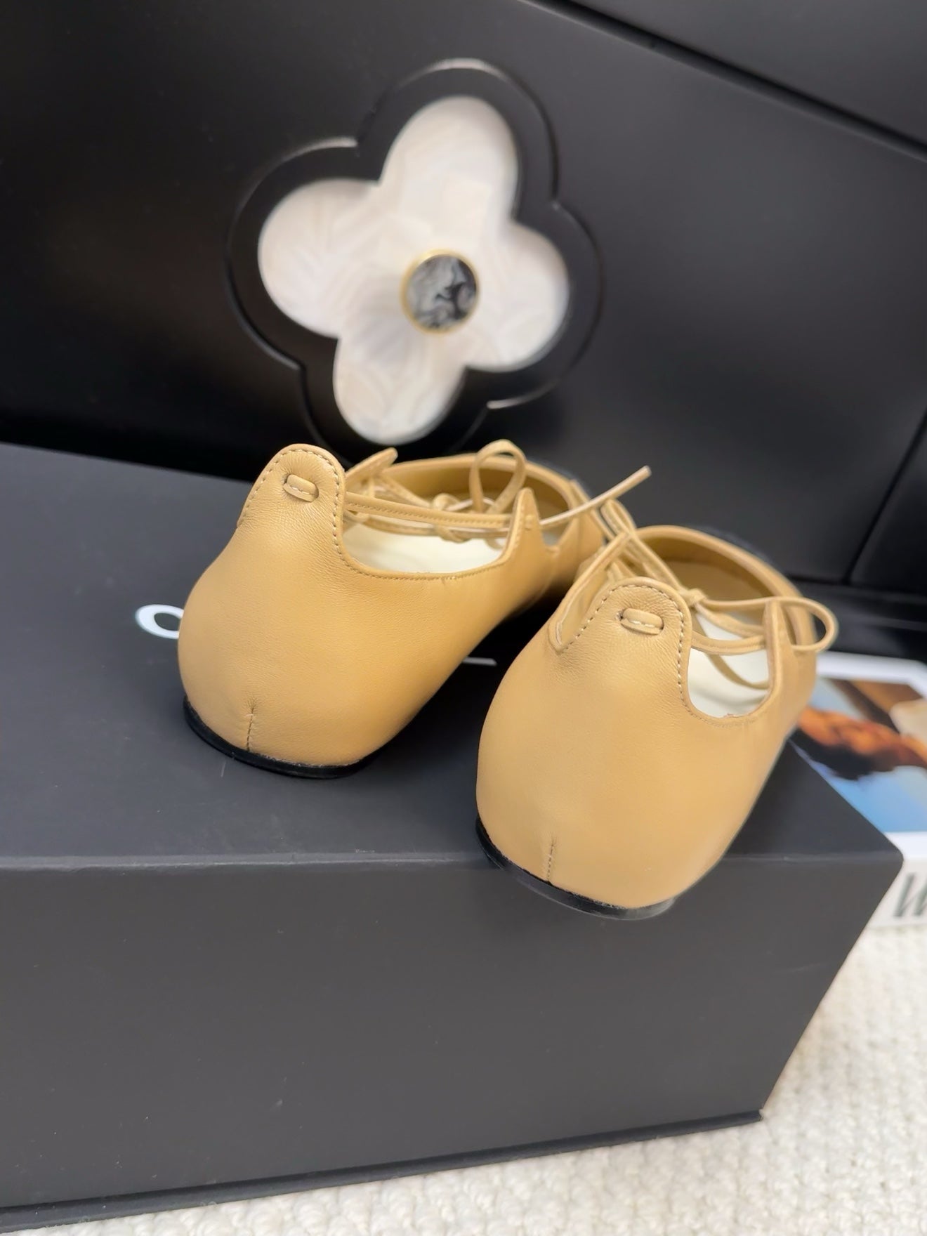 FLAT MARY JANE PUMPS IN SUN YELLOW LAMBSKIN MIX BLACK FABRIC