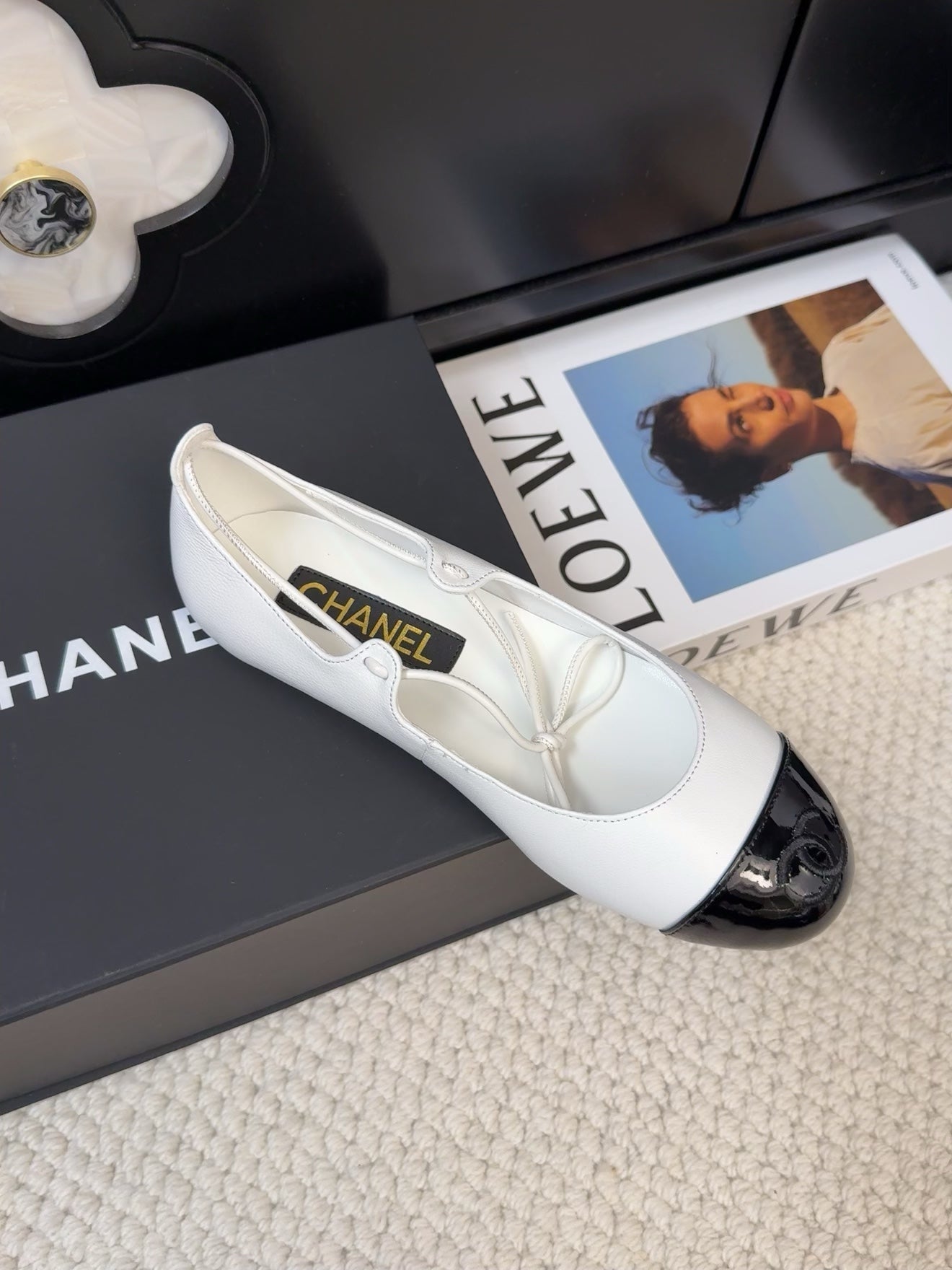 FLAT MARY JANE PUMPS IN WHITE MIX BLACK LAMBSKIN