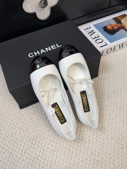 FLAT MARY JANE PUMPS IN WHITE MIX BLACK LAMBSKIN