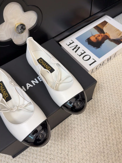 FLAT MARY JANE PUMPS IN WHITE MIX BLACK LAMBSKIN