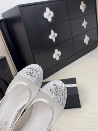 BALLET FLAT IN WHITE FABRIC AND MESH WITH CRYSTALS