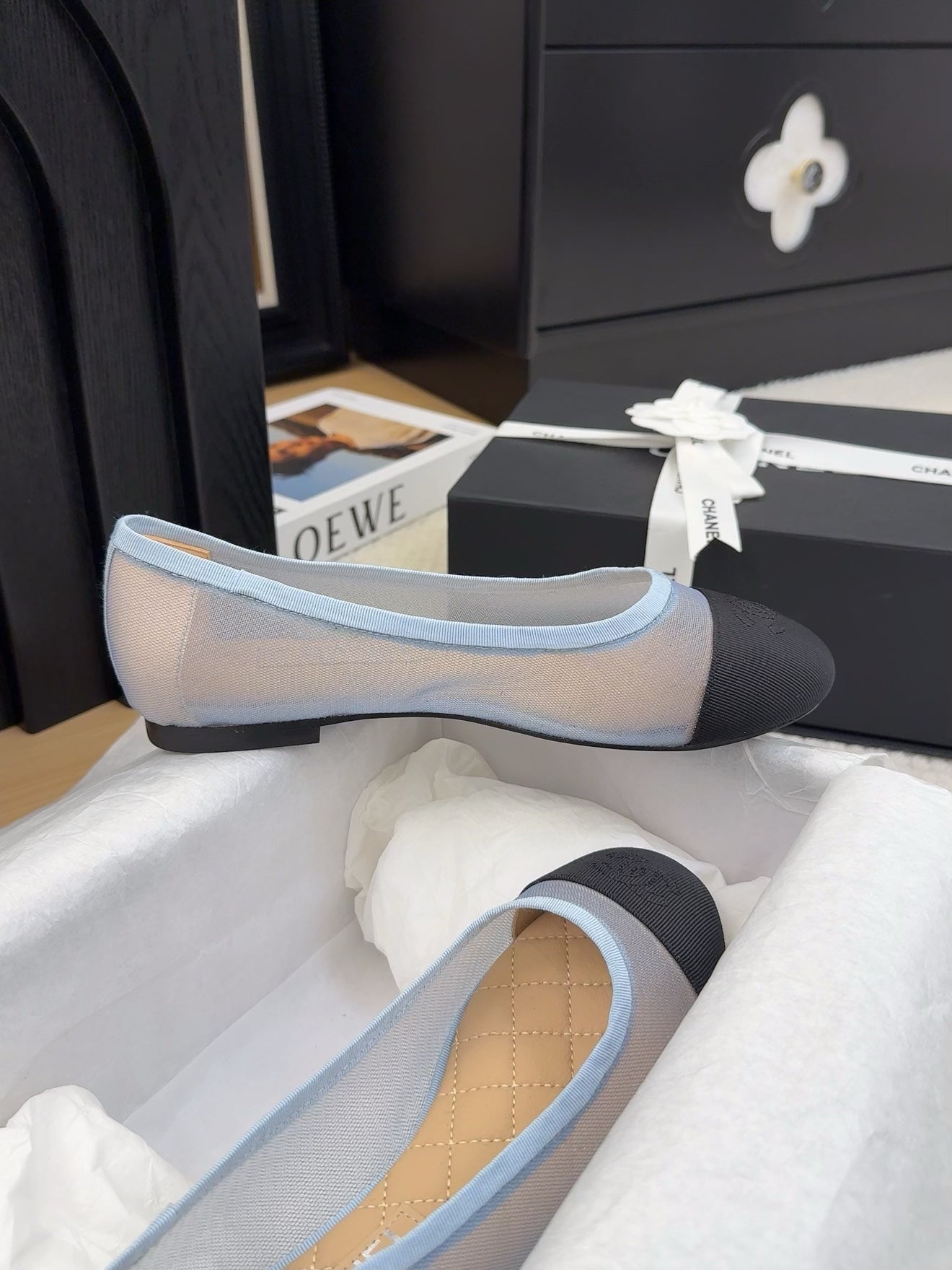 BALLET FLAT IN BLACK FABRIC AND BABY BLUE MESH