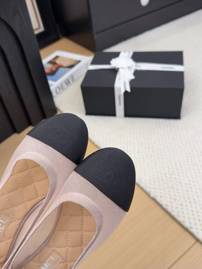 BALLET FLAT IN BLACK FABRIC AND PASTEL PINK MESH