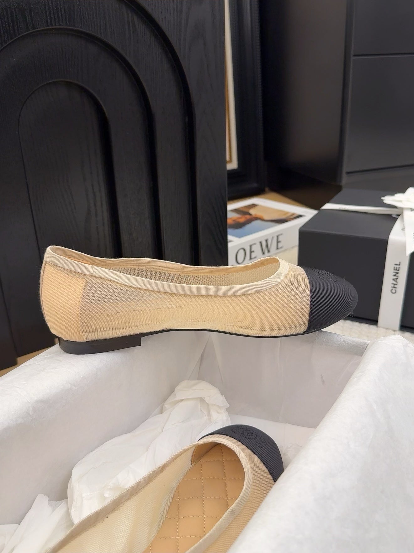 BALLET FLAT IN BLACK FABRIC AND BEIGE MESH